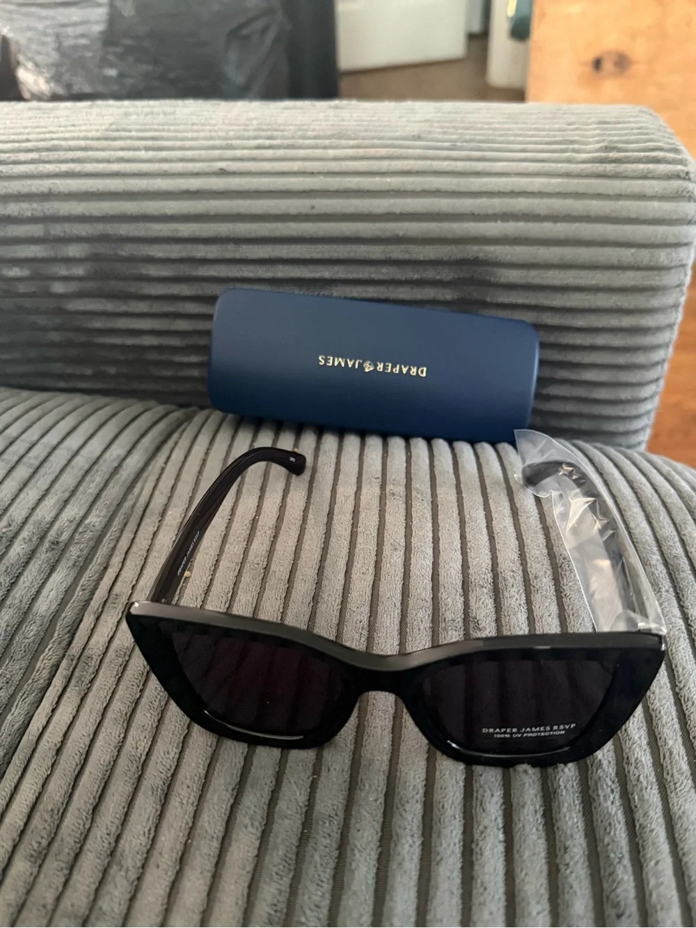 Draper James Black Cat-Eye Sunglasses Brand New! Women’s